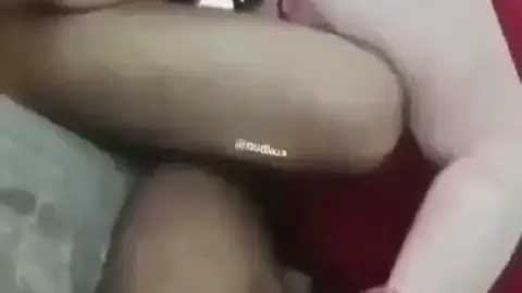 سكس عربي عراقي جماعي - بنت تترعش من نيك مجموعة رجال